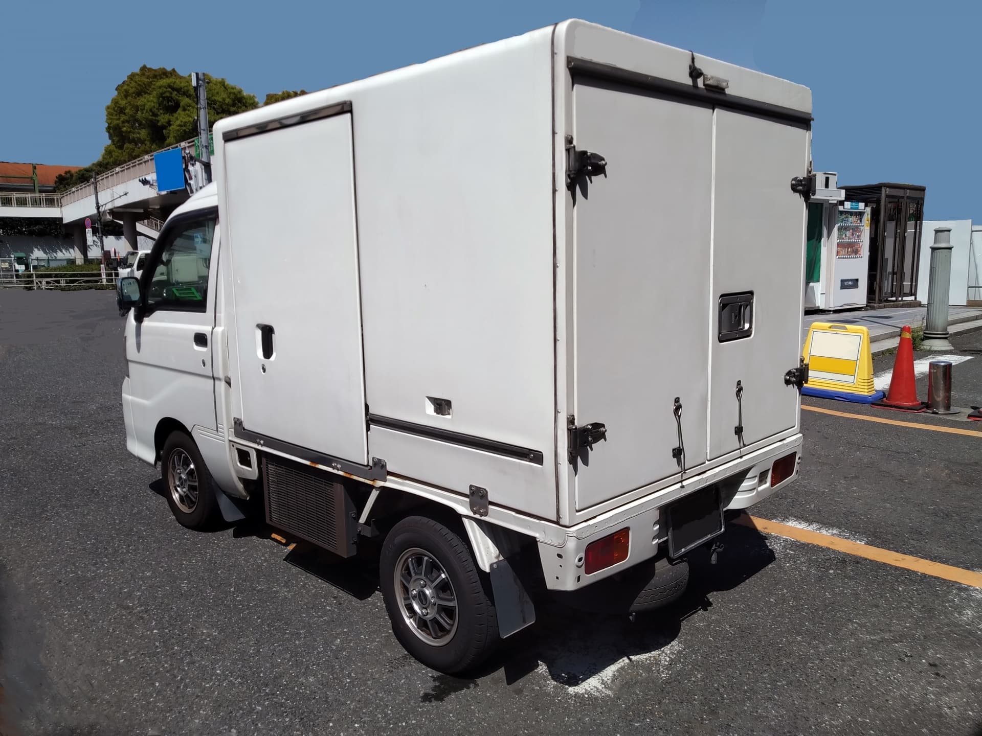 24088038_m.jpg